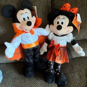 Minnie and Mickey Halloween Greeters
